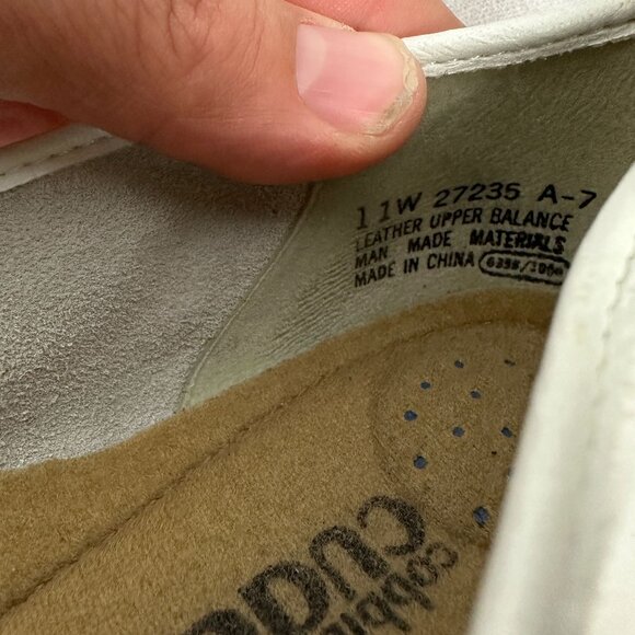 Cobbie Cuddlers Womens White Leather Woven Slip On Loafers Size M Comfort Flat - Picture 11 of 11